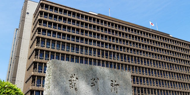グーグルマップ「口コミ」裁判で、大阪地方裁判所は投稿者に記事削除と200万円の支払いを命じた（LOCO / PIXTA）