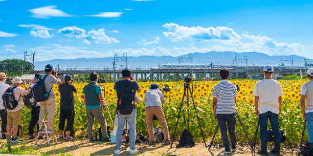 迷惑系「撮り鉄」マナー対策、鳥取県で“独自ルール”制定　「鉄道愛好家として好意的な印象」山添拓議員も納得の中身とは