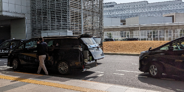 【画像】羽田空港で手際よく白タク営業する車