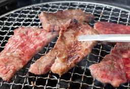 焼き肉食べ放題「女性半額」が“差別”だと炎上…不満ある男性が「法的に争う方法」はある？