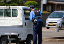 沖縄で少年と警官が「職務質問」巡りトラブル…「やってはいけない」“職質”のNG対応とは？
