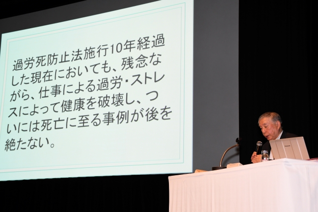 労働時間数を装う問題も語った川人弁護士（11月6日 都内／榎園哲哉）