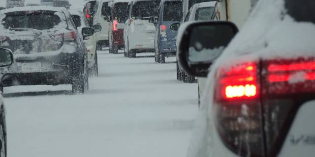 年末年始の運転で気を付けるべきことは（※写真はイメージ ｙａｍａｈｉｄｅ / PIXTA）