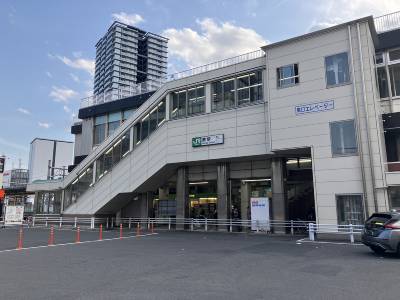 過去に何度もデモ行進の舞台となった、蕨駅・東口（2024年3月撮影／弁護士JP編集部）