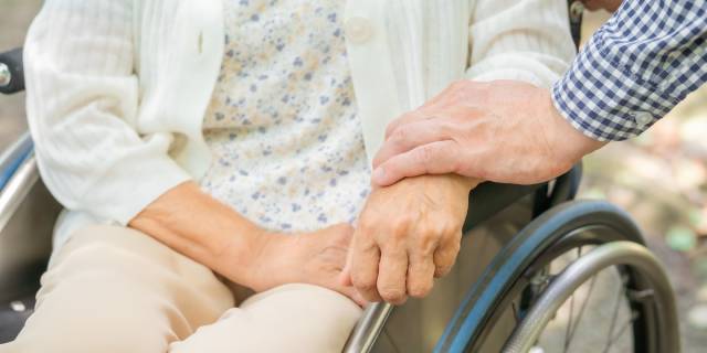 生活保護受けられず54歳息子が86歳母を「介護殺人」…貧困で追い詰められた親子はどうすれば“救われた”のか【行政書士解説】