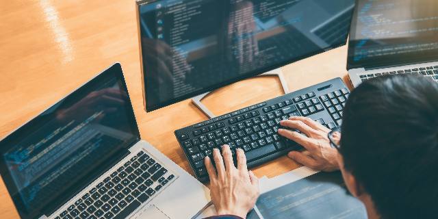 「3分で7万5000円」中学生ら不正アクセスによる転売で逮捕　大手携帯会社の厳重セキュリティ突破した“手口”の裏側とは