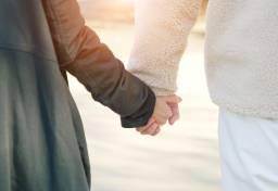 夫の“単身赴任”で別居「中国人妻」が“偽装結婚”と見なされ退去強制命令…裁判所が下した“正当な判断”とは【弁護士解説】