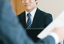 経歴詐称による「内定取消」は無効？　前職“解雇”を隠して転職活動したエンジニアが提訴、裁判所の「判断基準」とは