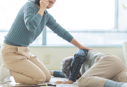 ダブルケアは「突然」はじまる…“介護と育児”両立に悩み、追い詰められる当事者の声