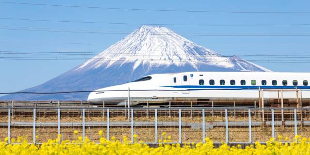 GWに新幹線が「トラブル」で運休したら“損害賠償請求”できる? “最高裁判例”が示す、鉄道会社が賠償責任を負う「条件」とは【弁護士解説】