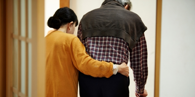 ケア労働「“嫁”の役割」は崩壊…では「誰が介護を担うべきか」