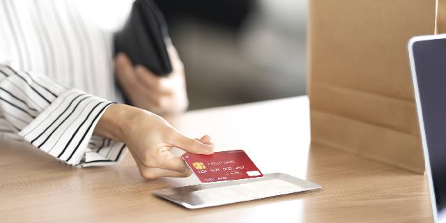 「ATMからお金を振り込んで」も「現金渡して」も言わない…それでも大金をだまし取る“巧妙な手口”とは