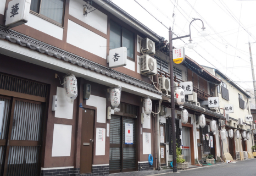 「もう7周目やど」大阪・飛田新地“意外なひと言”で客を呼び止める…“できるオバちゃん”の仕事術とは