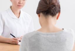“クスリ漬け”にされた挙げ句「生活保護」受給のケースも…精神疾患者が“食い物”にされる背景にある「構造的問題」とは