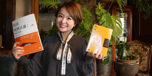 演歌歌手さくらまや「民法大好き」 リケジョが“文転”、法学部を選んだワケ