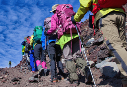 「問題はインバウンドよりも日本人のほう」外国人登山者の遭難多発で“救助有料化”議論も…山岳事故が相次ぐ「根本的な課題」とは