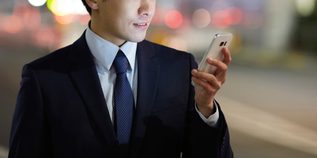 “決め手”は「お疲れ様です」　未払い残業代等「488万円」裁判で勝ち取った不動産営業マンが送っていた“業務終了”メッセージ
