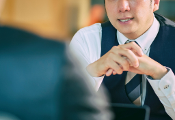 部下から「1on1おじさん」と呼ばれているかも？　「説教タイムと勘違い」「残業確定」「無駄」…パワハラ回避のため、上司が知るべき法的リスク