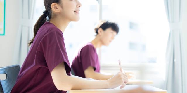 生活保護受給者の“孫”が働きながら学校に通うのはNG? 最高裁判決に「国はヤングケアラー推進か」疑問の声も…若者の自立を阻む“制度の矛盾”とは
