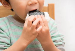 「毎日空腹と不安で精神的にきつい」子育て家庭を“直撃”する物価高騰、約8000世帯の調査で明らかに　与野党へ国際NGOが対策求める