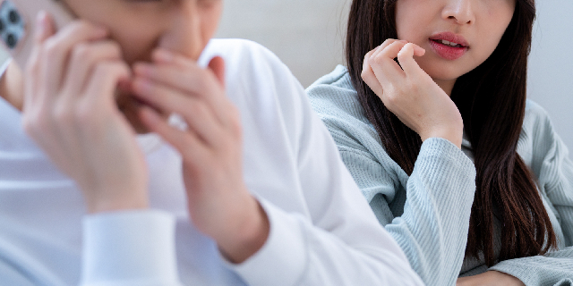 「初婚年齢が低い人」ほど浮気しやすい? 統計から読み解く“不倫予備軍”の共通点