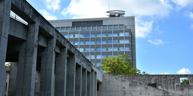 ネイリストの女性が自宅2階から転落死　現場にはちぎれたネックレス、血痕も…“侵入者”形跡なしの不可解【未解決事件】