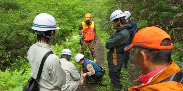 「クマを殺さないで」と叫ぶ人が知らない、出没地域の“危機的な実情”　専門職員が明かす「現場の緊迫度」