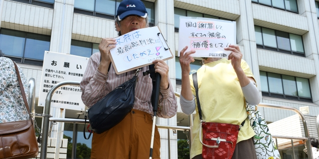 生活保護基準引き下げ「違法」判決に厚労大臣「真摯に反省する」コメントも…原告側「行政に軽視されている」不信感あらわ