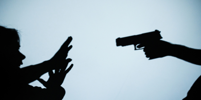 戦争が人々を「犯罪者」に変える？　“普通の人”が強盗、暗殺を…ナチス占領下のベルギーで精神科医が見抜いた、人間の“原始的”本能