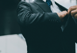 犯罪組織から「キンマ」の名称で恐れられ…元マトリが語る“日本一”の花形組織「近畿地区麻薬取締官事務所」の知られざる実態とは