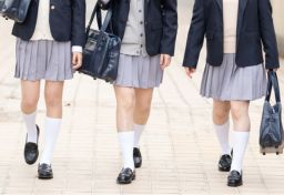 「盗撮カメラ発見器」校内に導入検討の自治体も…専門家が“有効性”に疑問示すワケ　学校施設での検挙「年間556件」求められる対策は