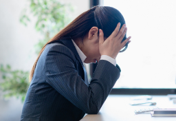 “ミス連発”で総務部→洗濯物担当へ…部署異動は「左遷」か？　従業員が会社を提訴した結果「慰謝料100万円」を勝ち取ったワケ