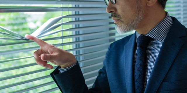 “副業探偵”の公務員が「市民の個人情報」で3000万円以上を荒稼ぎ　「データ屋」のヤバすぎる実態とは