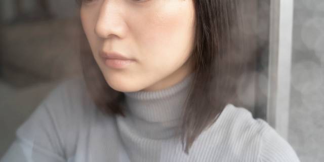 真冬に“エアコン”がなく孤独な死…生活保護受給者40代シングルマザーの悲劇が行政に問いかける“教訓”