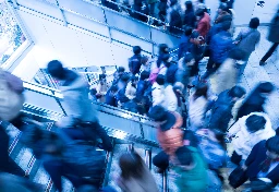 「黒字リストラ時代」2026年に加速？　退職か残留か…“50代社員”が取るべき「選択と戦略」は