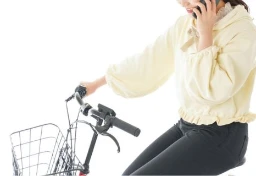 自転車「青切符制度」いよいよ今年から　ながらスマホ・歩道走行・路駐にも“反則金”…「知らなかった」ではすまない“新ルール”とは