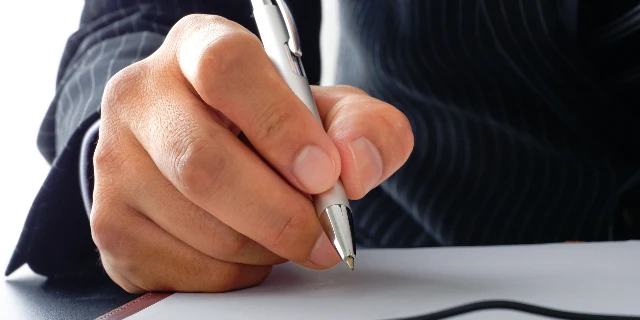 「今後一切請求しない」合意書サイン後に“未払い賃金”発覚　元従業員が提訴→裁判所が会社に支払い命令…“逆転劇”のワケ