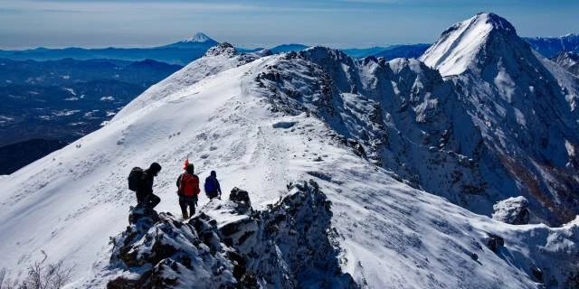 “冬山遭難”、年末年始に69名　「無謀な登山者」に救助費用の自己負担求める声も多いが…「けしからんという理由だけではNG」弁護士が指摘