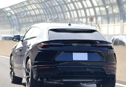 ランボルギーニ“ひき逃げ”中国籍ドライバーに批判殺到…今後問われる「救護義務違反」の重みとは？