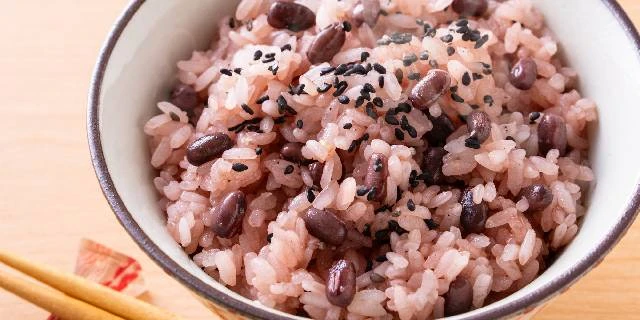 電話1本で「赤飯2100食」捨てたいわき市教委の誤算…「提供止めれば廃棄」の給食ルール、求められた慎重な判断