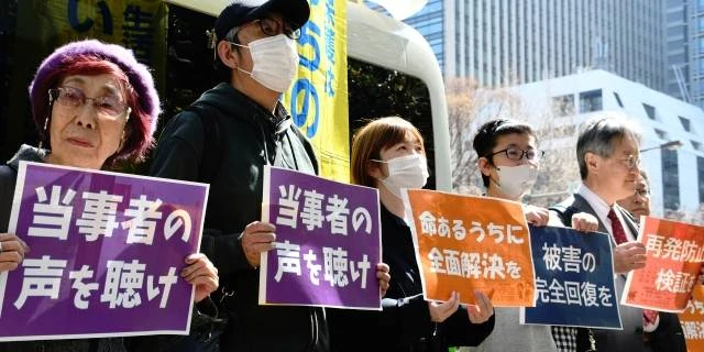 生活保護費引き下げ“違法”判決確定で追加給付始まるも「新たな差別」か？　厚労省“訴訟係属中の原告への給付先延ばし”方針に反発の声