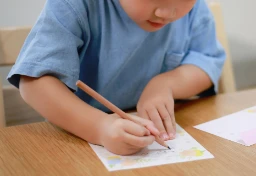 保育園で「しね」と手紙→園児がPTSD発症　“加害児の親”に損害賠償請求できる？【弁護士解説】