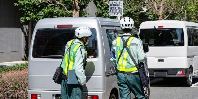 「卑怯だよな」駐車監視員が反則切符を“切る”のは“大人しそうな人”ばかり？   元警官が明かす“ノルマ優先”取り締まりの非情な実態