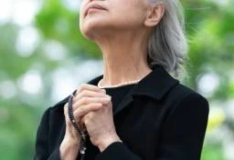 “相続”がきっかけで「生活保護」に追い込まれる人々…多額の遺産があるのに「遺留分」も「住居」も奪われる“理由”とは