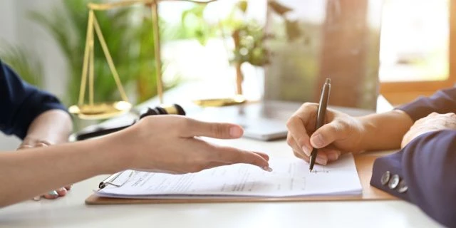 「借金だけ残った…」M&amp;A仲介業者が怠る“報連相”　銀行から「一括返済」迫られる最悪の末路