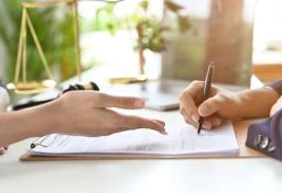 「借金だけ残った…」M&amp;A仲介業者が怠る“報連相”　銀行から「一括返済」迫られる最悪の末路