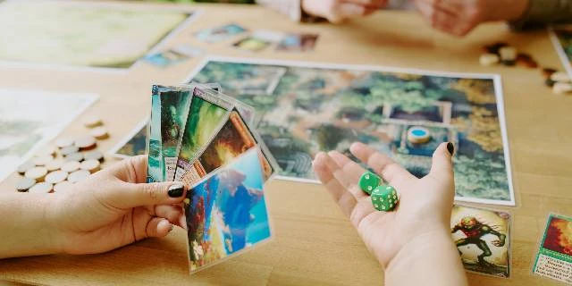 「断れば無視」40代消防士長の“自作ボードゲーム”に35時間付き合わされた部下も“懲戒処分”…上司の「法的責任」どこまで問える？