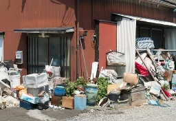 「触らないで！」ゴミ屋敷に暮らす85歳女性がヘルパーに雷…時間をかけて見えてきた「物を捨てられなくなった」“本当の理由”