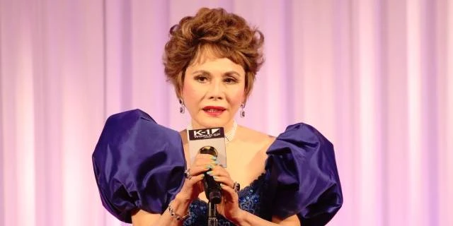デヴィ夫人「シャンパングラス投げつけ」「元マネージャー殴打」2つの暴力沙汰「初公判」まで1週間…かつての“東洋の真珠”は芸能界に戻れるのか？