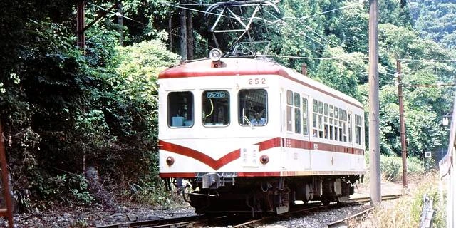 半年で2度の正面衝突…「気をつけろ」精神論がローカル線を破滅に導くまで　鉄道安全の“分岐点”になった京福電鉄越前本線事故から25年